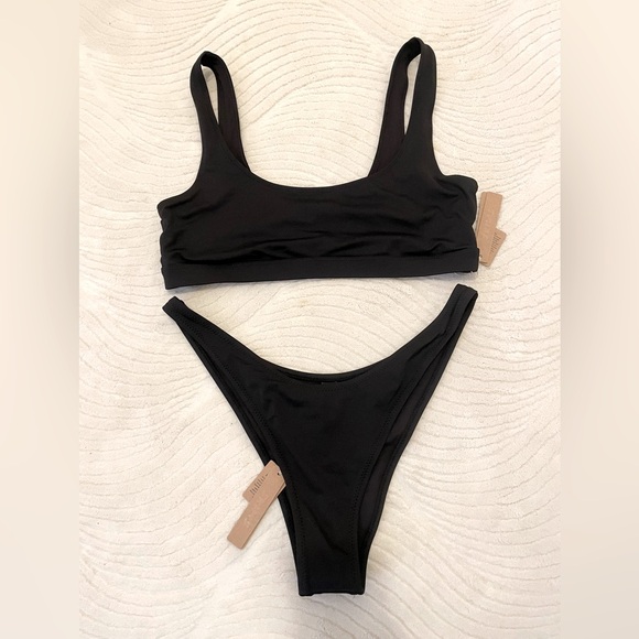 SKIMS Swim Bikini Set NWT Onyx Large - Picture 3 of 3